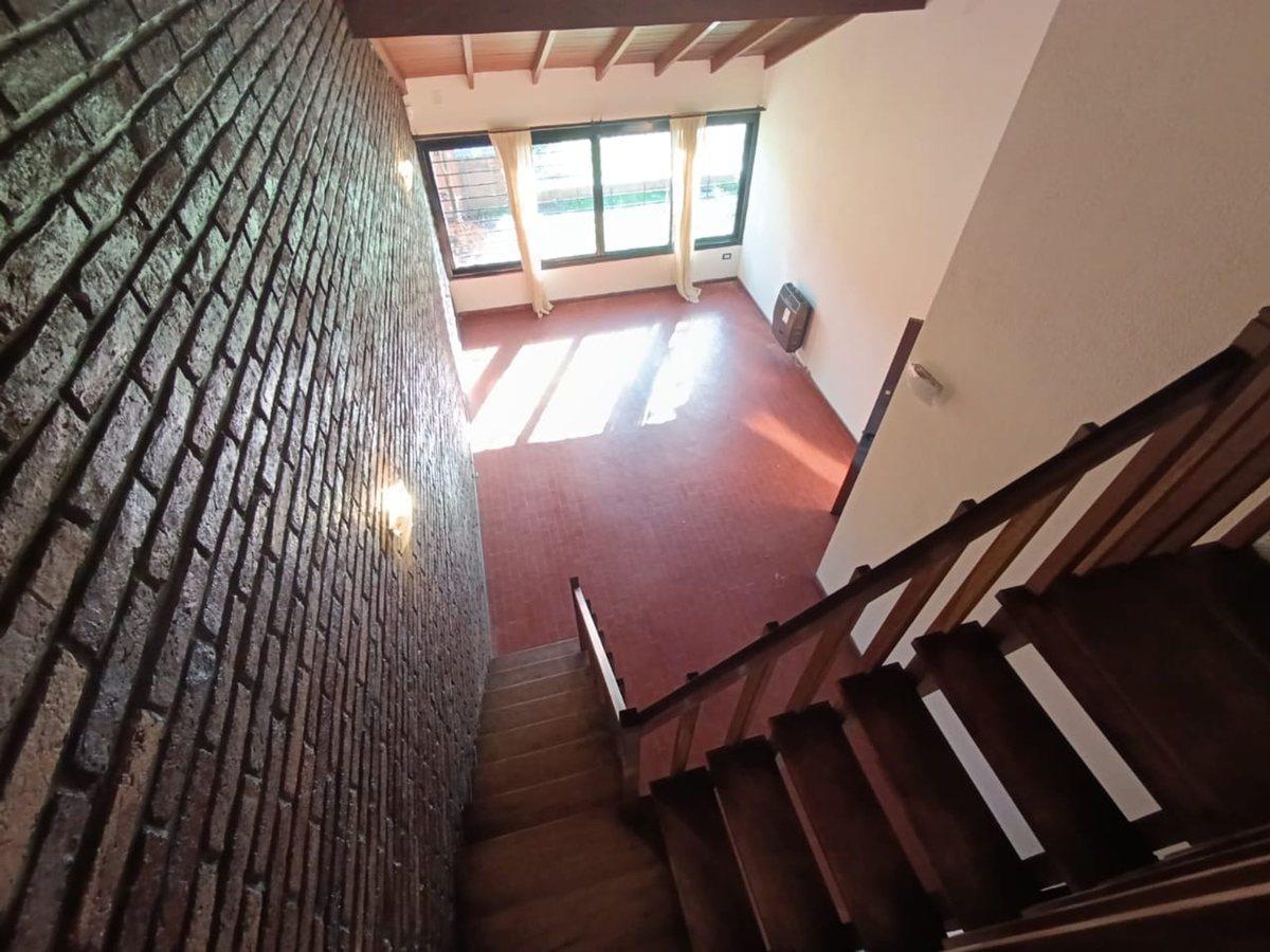 Foto de VENTA CASA 4 AMB QUIRNO HURLINGHAM FINANCIA 50%, imagen 4