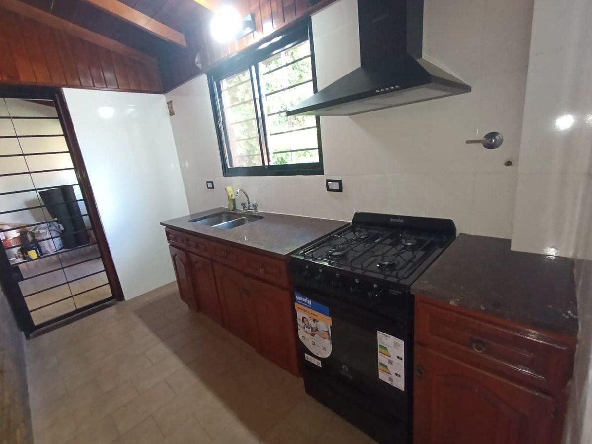 Foto de VENTA CASA 4 AMB QUIRNO HURLINGHAM FINANCIA 50%, imagen 2