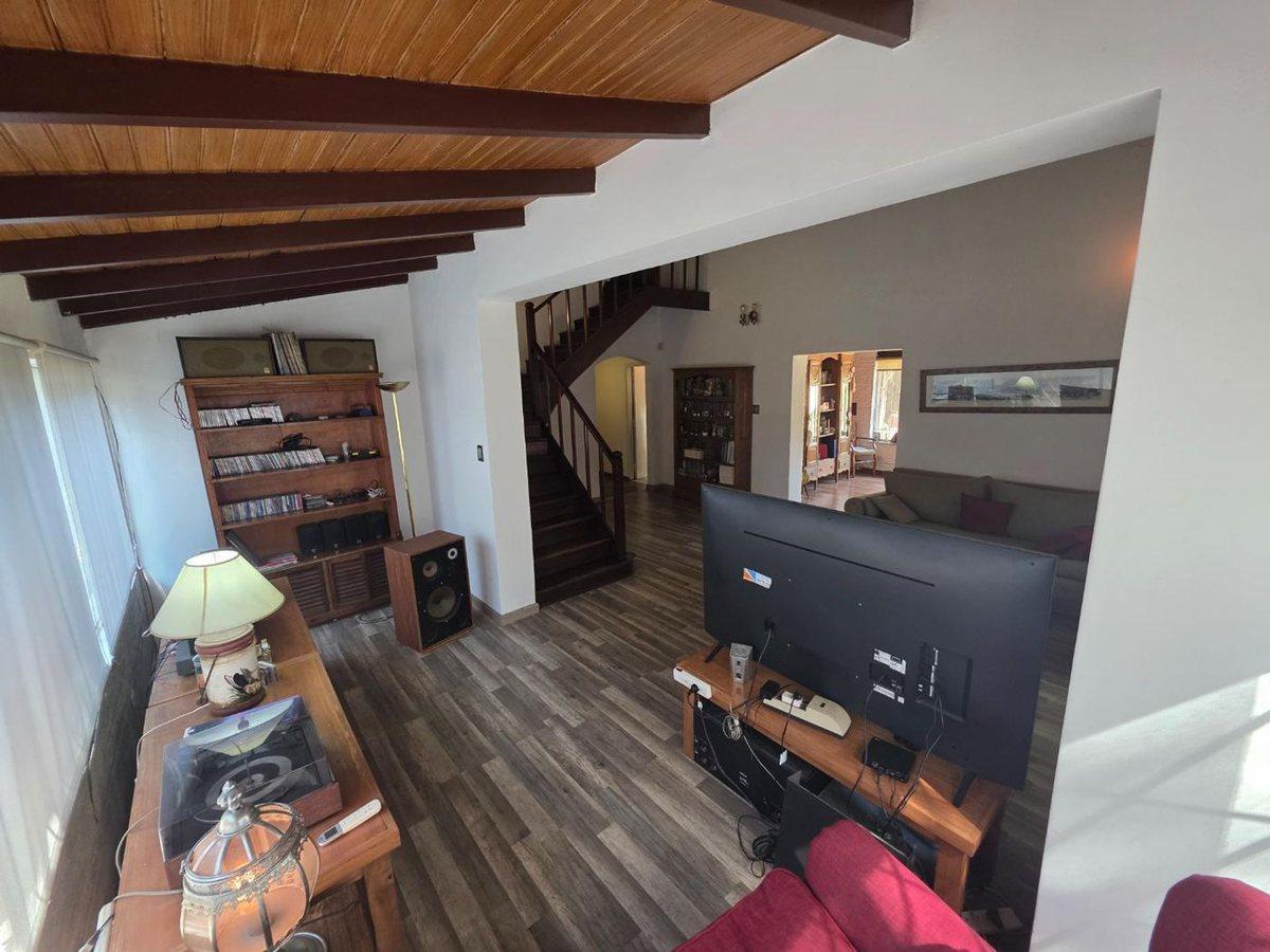Foto de CHALET 6 AMB LOTE DE 1600 MTS 470 MTS CUB PILETA, imagen 5