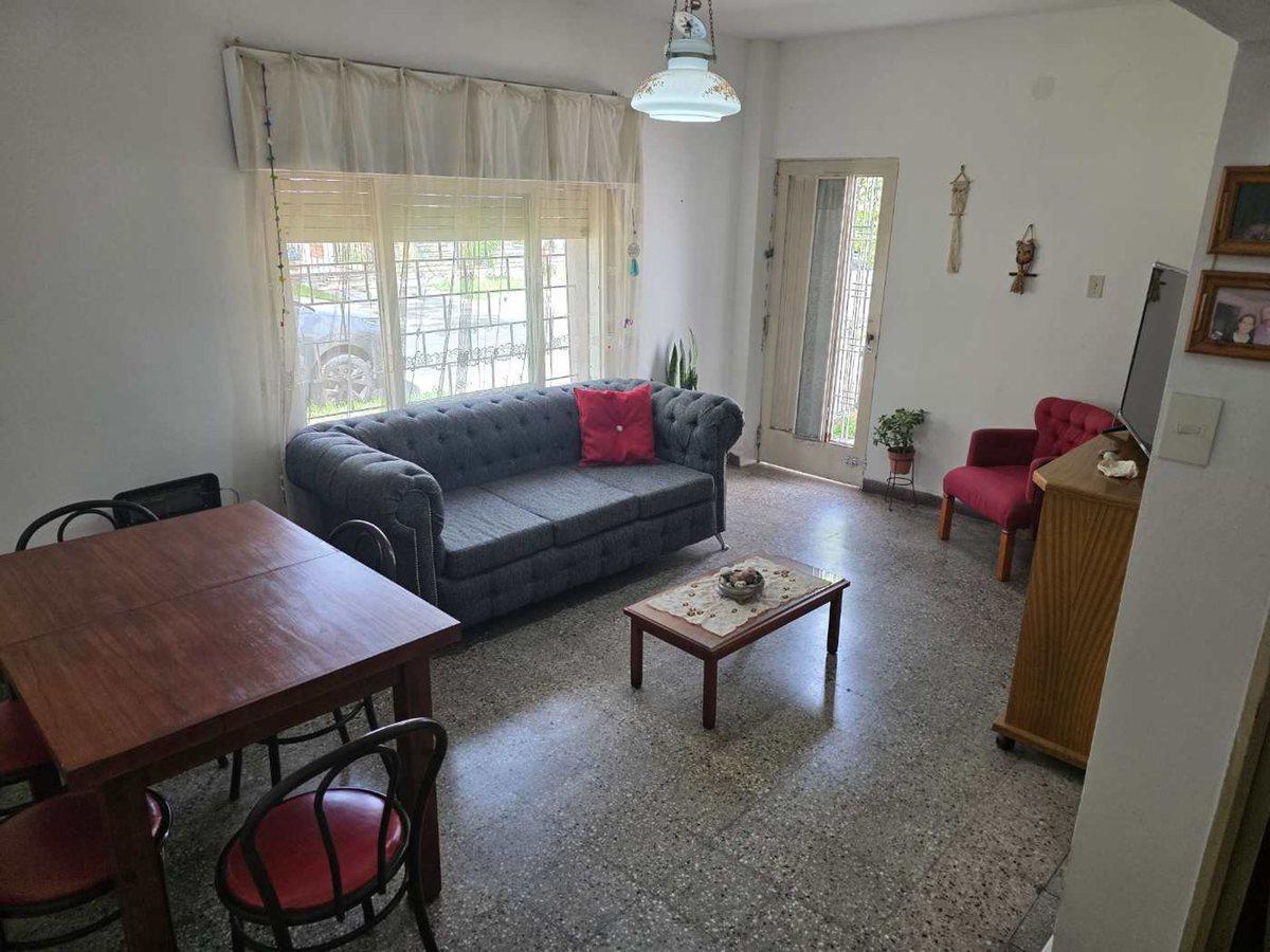 Foto de PH tipo Casa 3 Abientes Patio y Cochera en Morón, imagen 1
