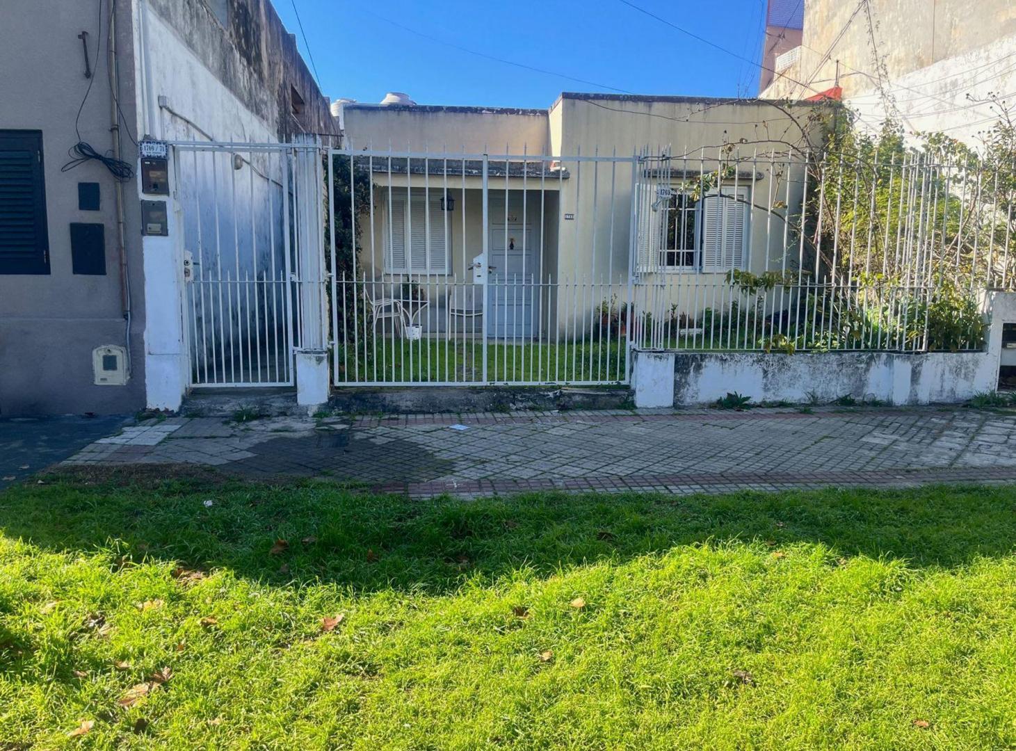 Foto de PH de 5 ambientes con jardín y gran potencial, imagen 1