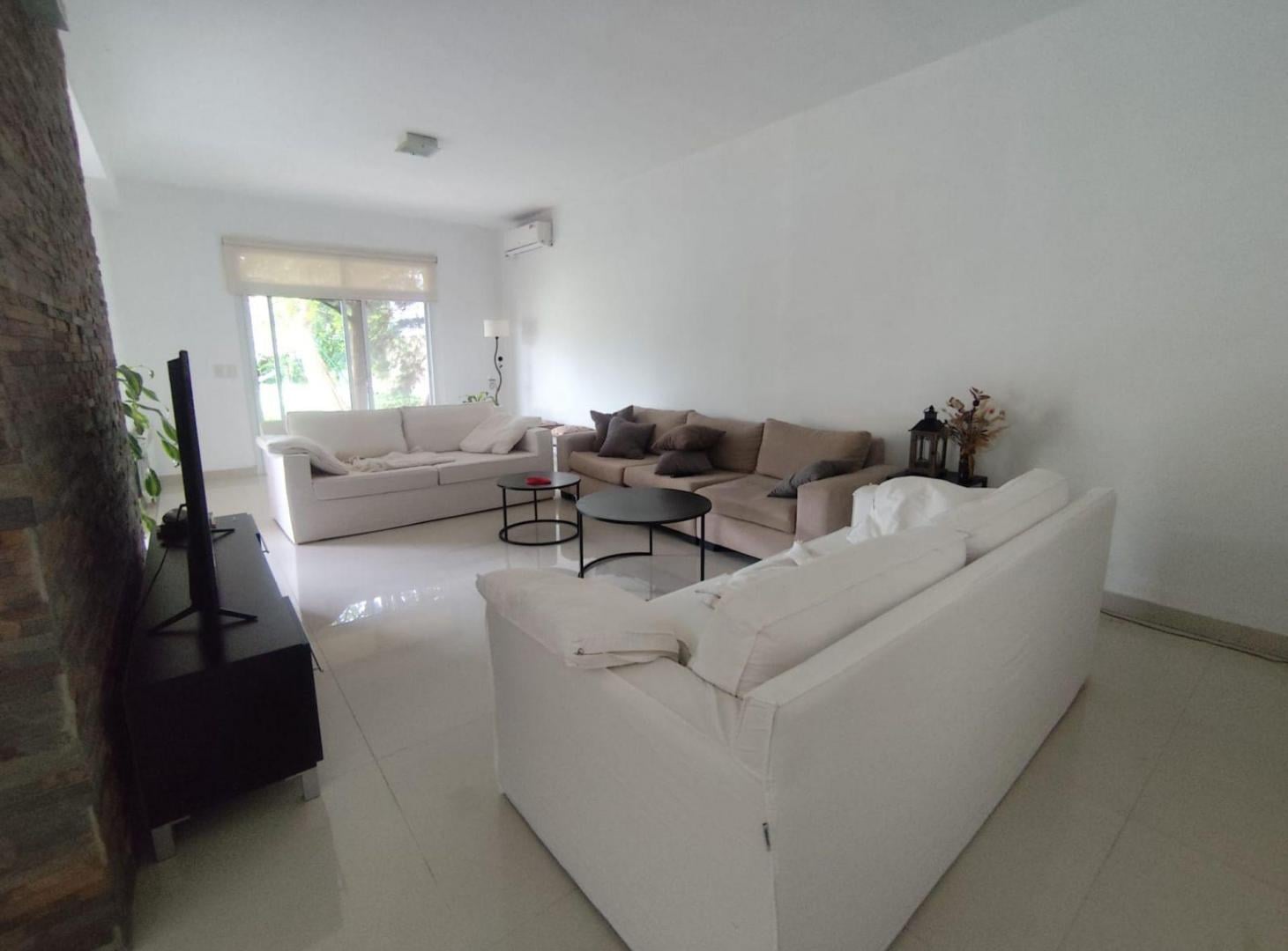 Foto de VENTA CASA 5 AMB PILETA HURLINGHAM FINANCIA, imagen 4