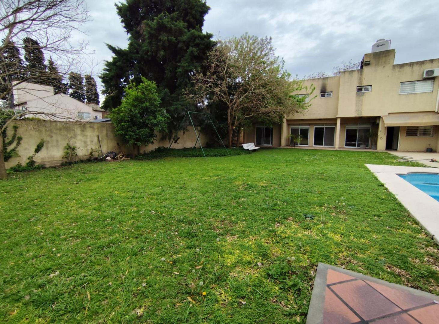 Foto de VENTA CASA 5 AMB PILETA HURLINGHAM FINANCIA, imagen 1