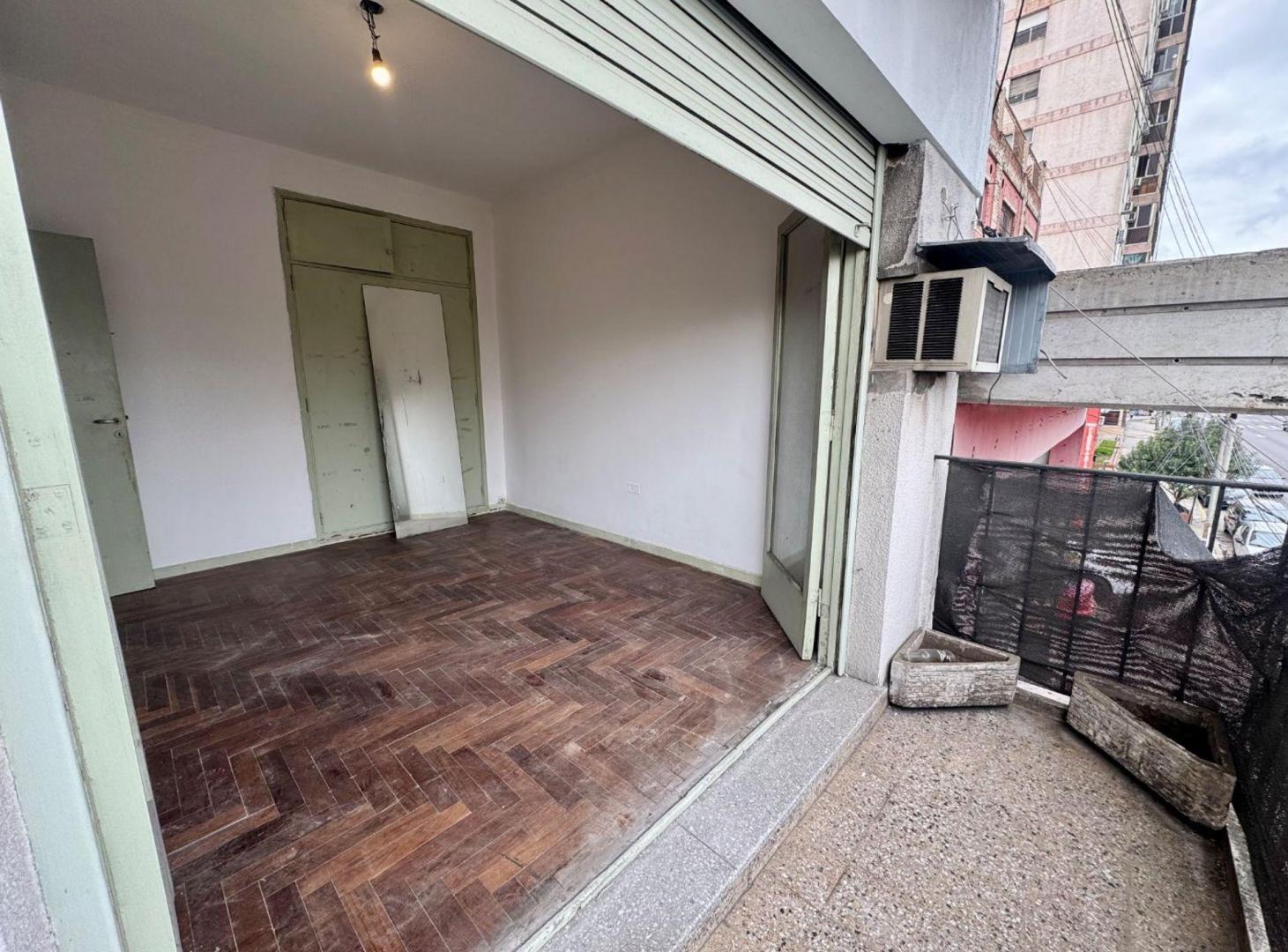 Foto de VENTA DEPTO 3 AMBIENTES SAN MARTÍN BALCÓN Y PATIO, imagen 5