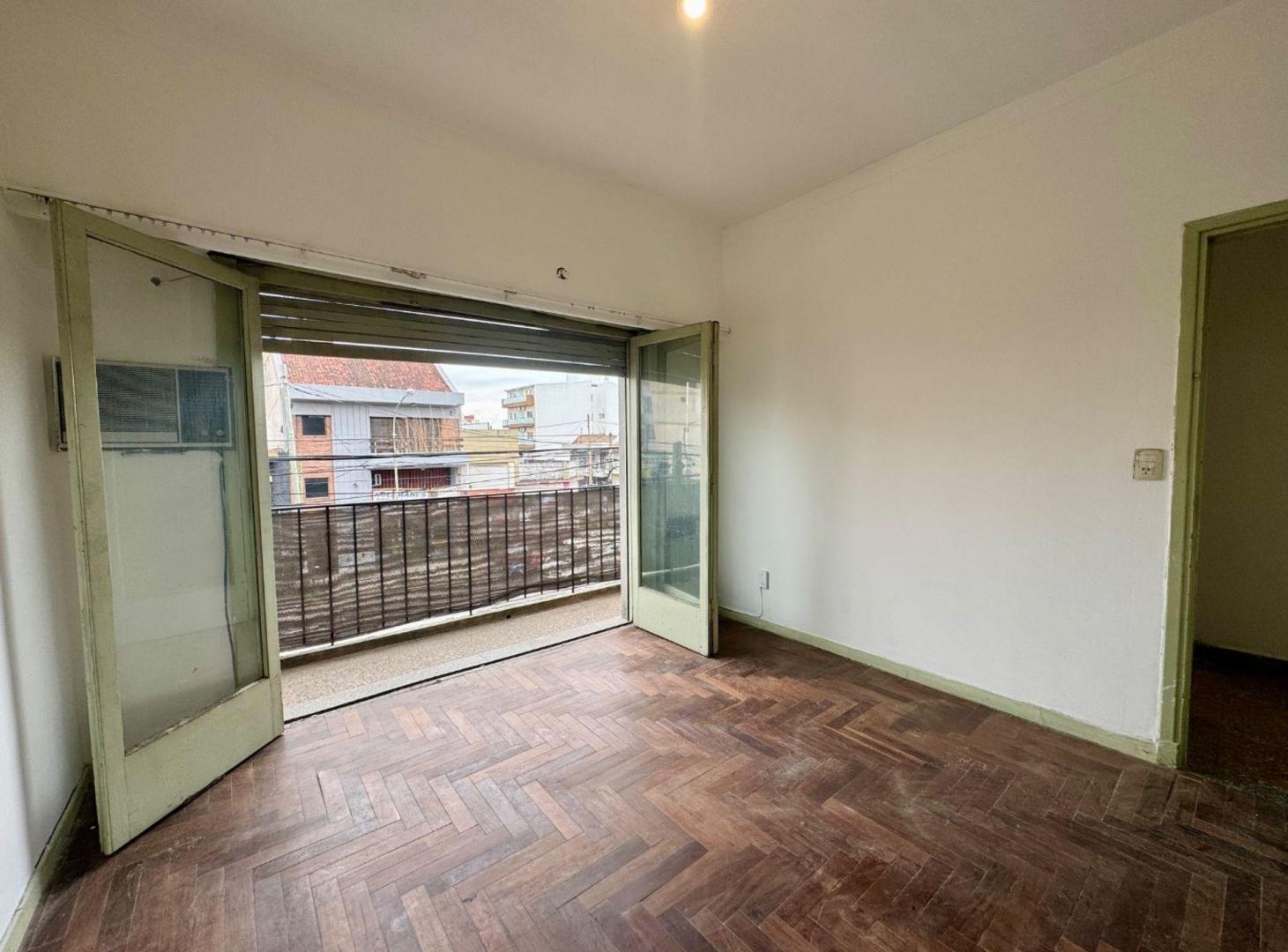Foto de VENTA DEPTO 3 AMBIENTES SAN MARTÍN BALCÓN Y PATIO, imagen 4