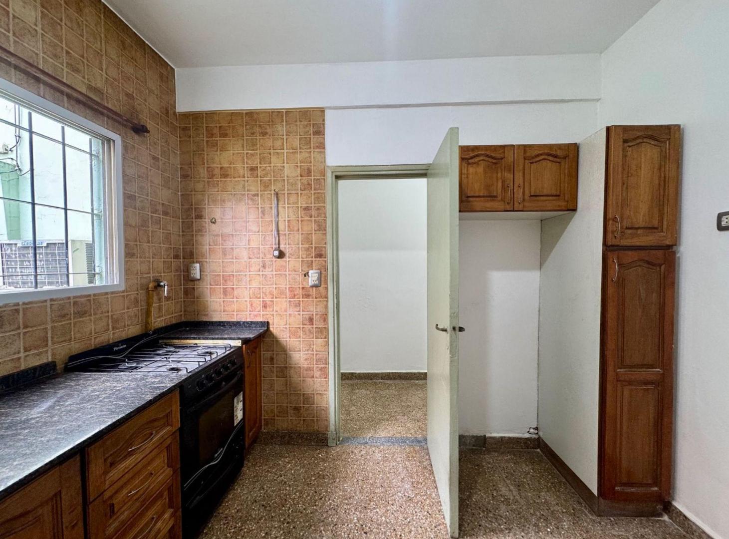 Foto de VENTA DEPTO 3 AMBIENTES SAN MARTÍN BALCÓN Y PATIO, imagen 2