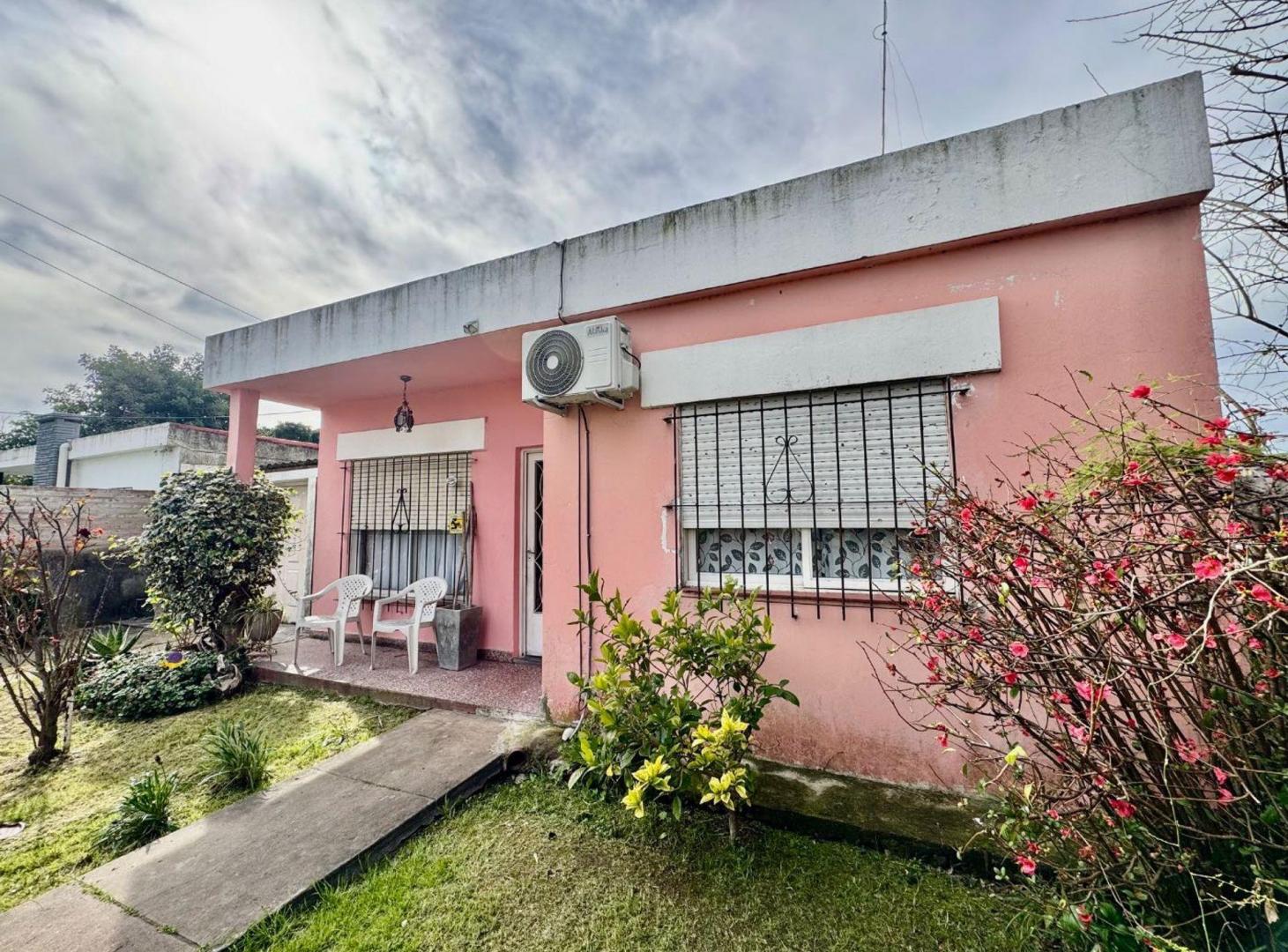 Foto de VENTA CASA 3 AMBIENTES HURLINGHAM PISCINA, imagen 1