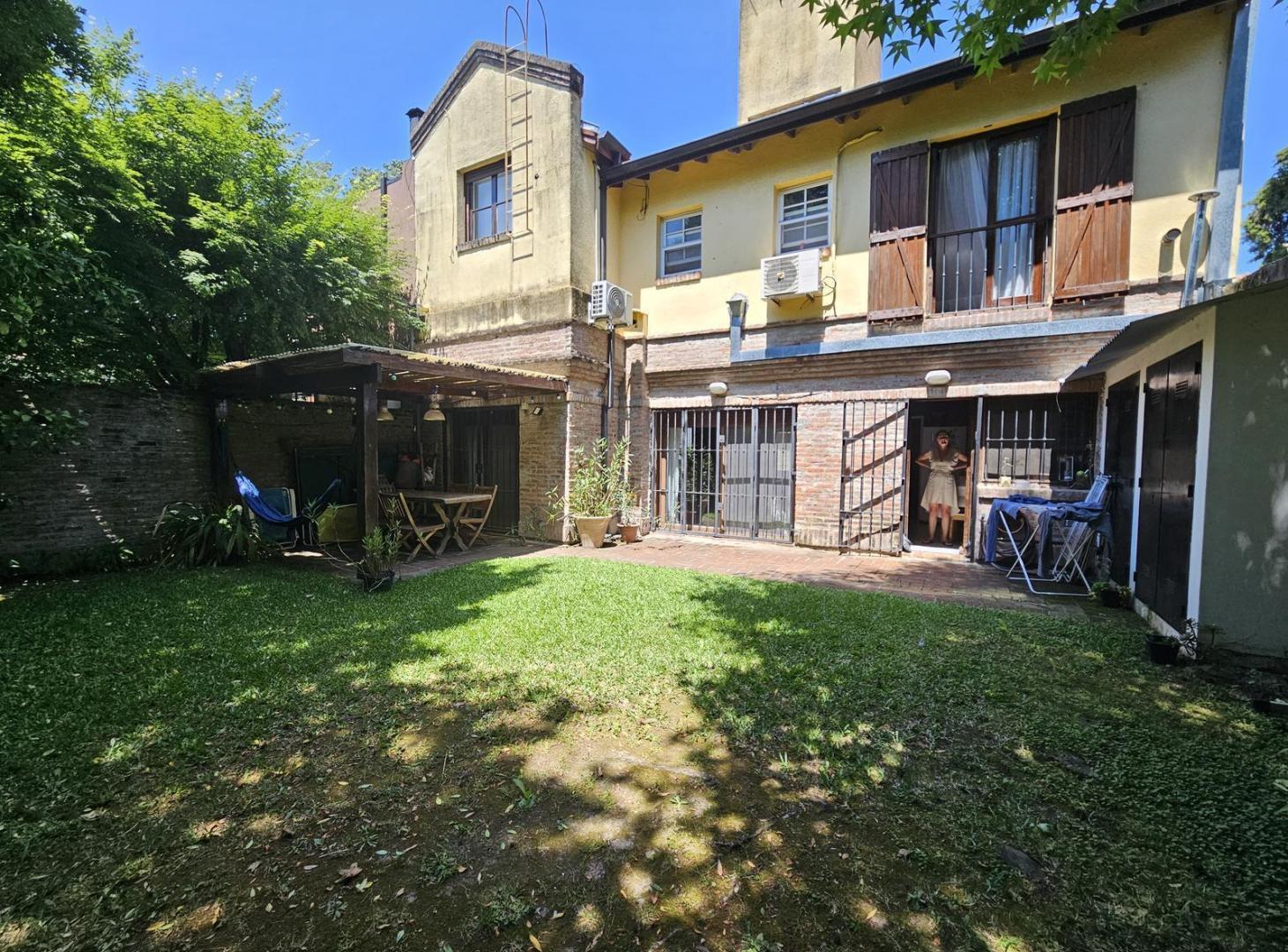 Muy buena casa en lindísima zona de Beccar