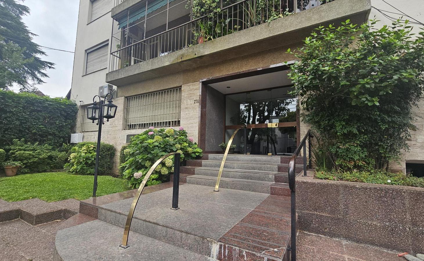 Amplio Departamento en lindísima zona de Olivos
