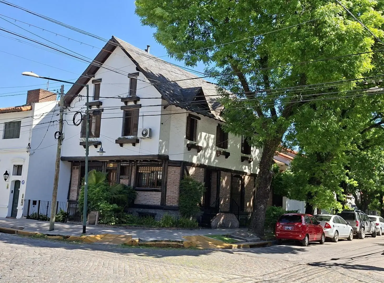 Casa estilo Tudor en barrio Las Carreras, San Isidro 2