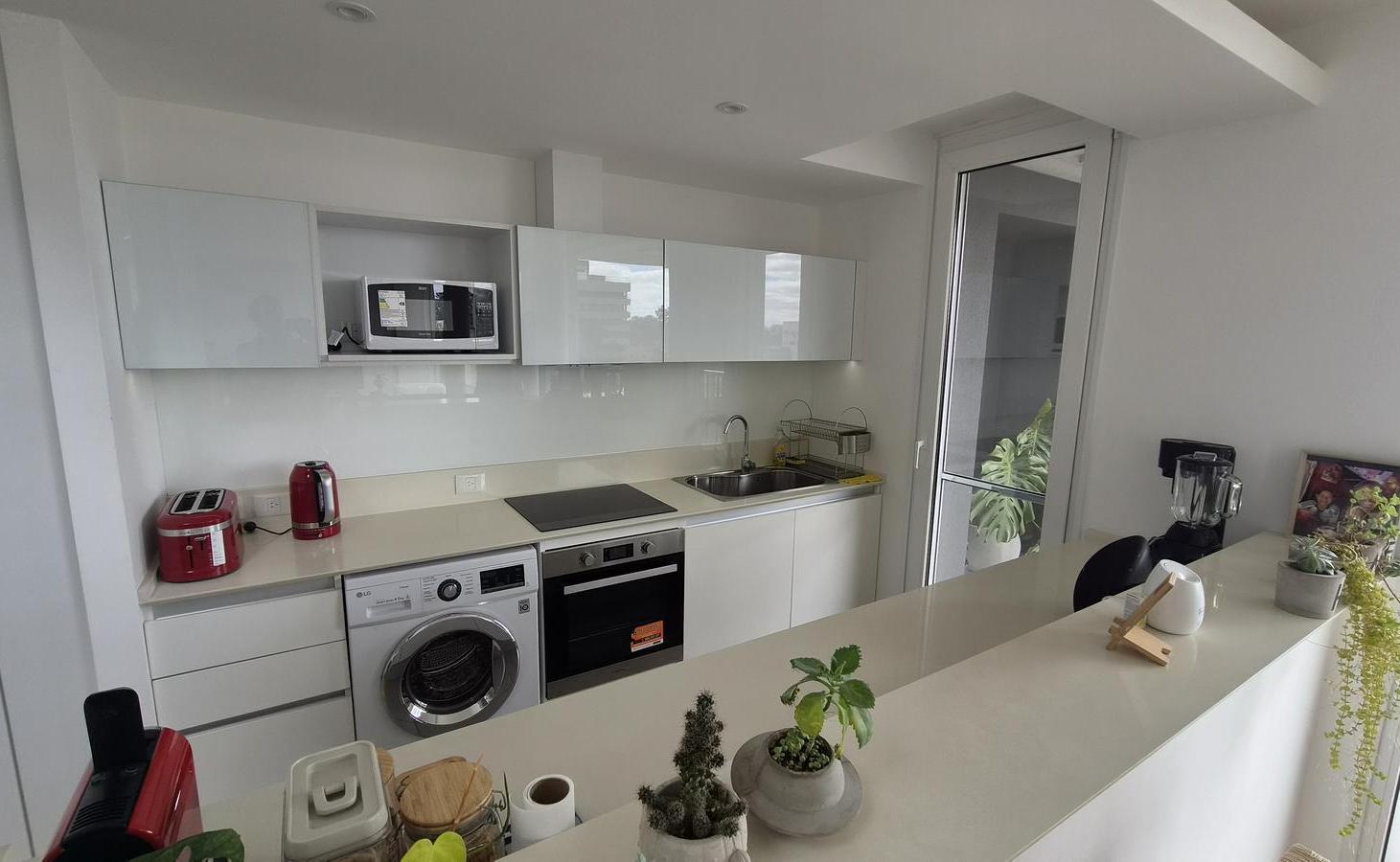 Foto de DEPARTAMENTO EN VENTA - SAN ISIDRO - 3 AMB CON TERRAZA Y DOS COCHERAS, imagen 2