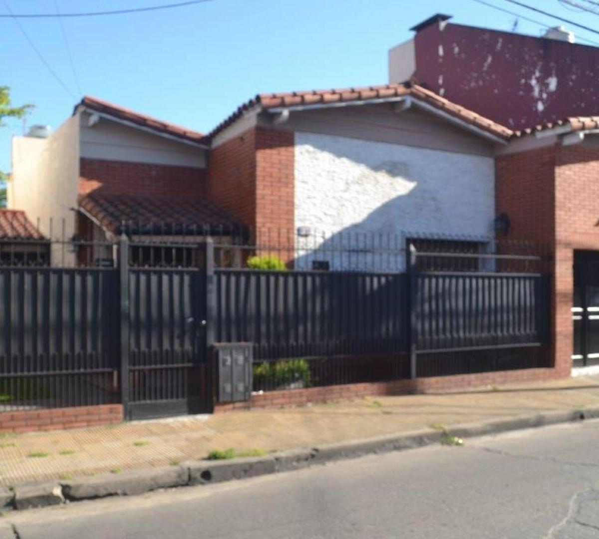 Casa en venta. 5 ambientes, Toscano 800. Villa sarmiento
