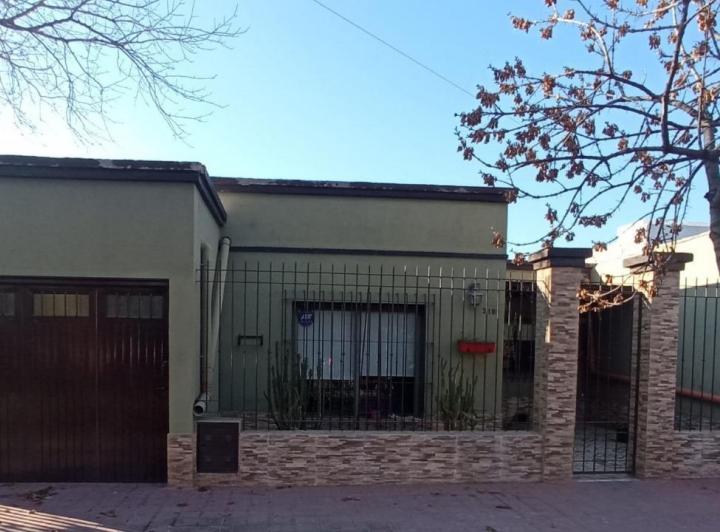 CASA APTA CREDITO- 3 HAB+COCHERA+ MENDOZA 1