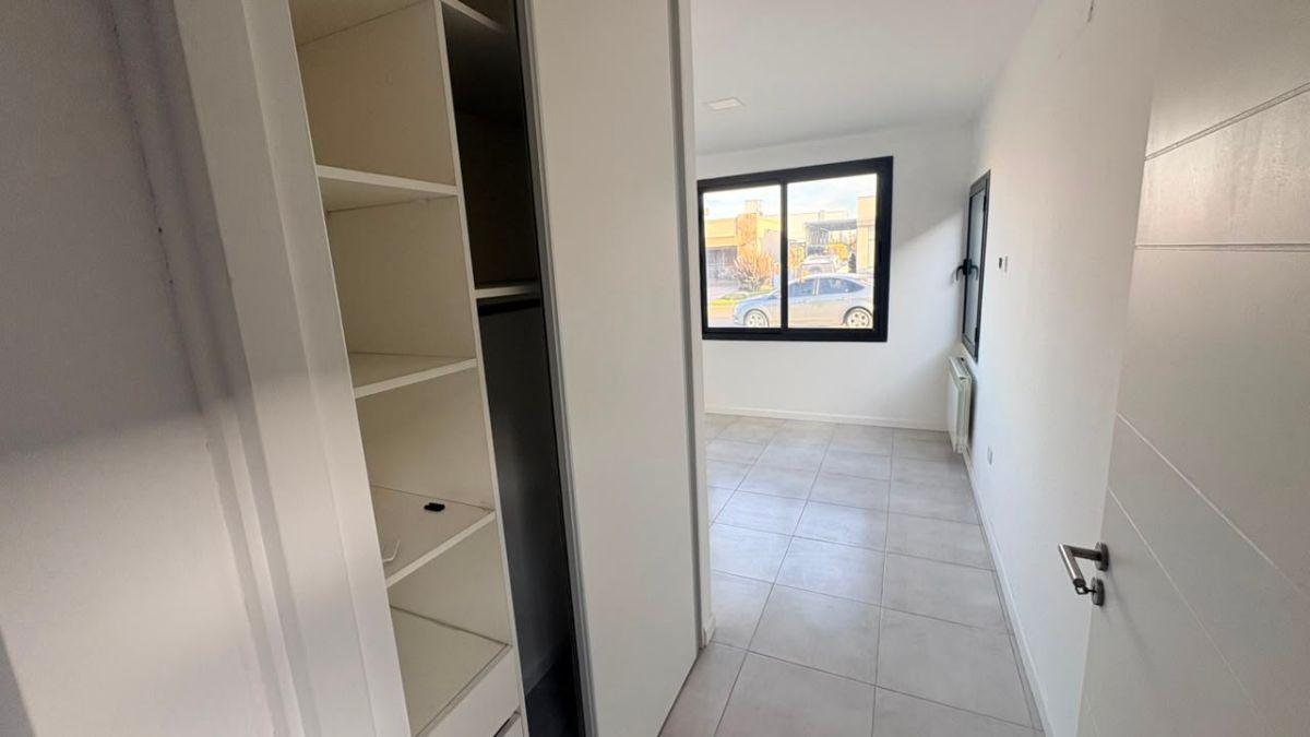 Foto de CASA EN ALQUILER - LAR DE VIEYTES 2 - 3 HAB + 3 BAÑOS- MAIPU, imagen 3