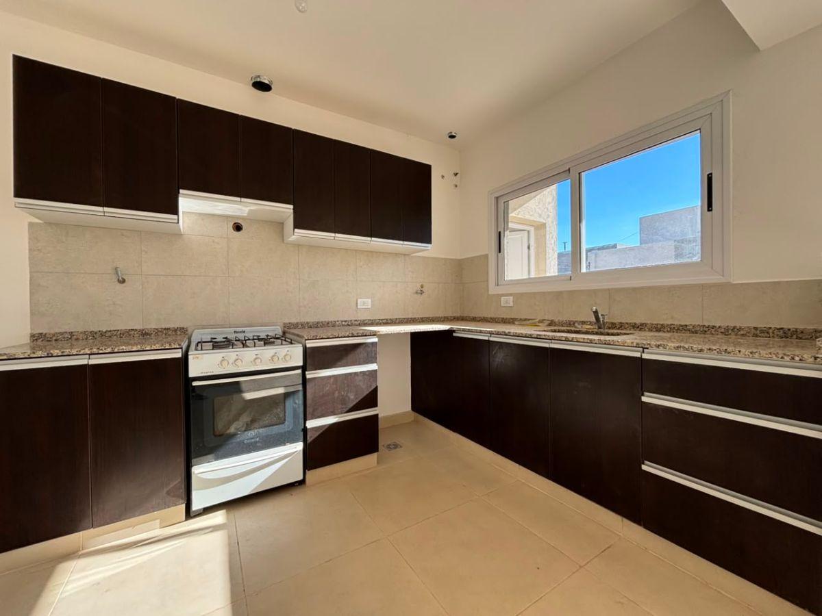 Foto de DEPARTAMENTO APTO CREDITO EN VENTA 2HAB + 1 BAÑO + COCHERA, imagen 5