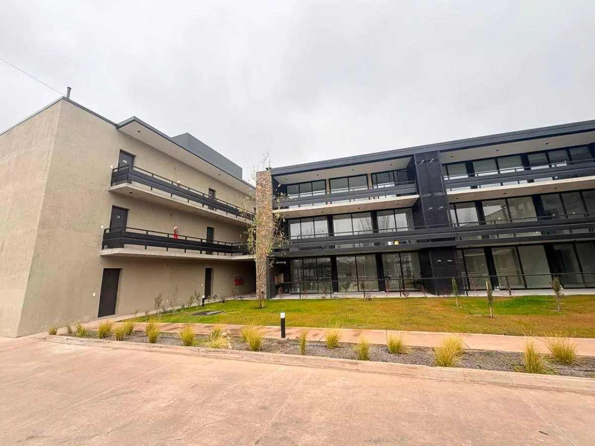DEPTO EN ALQUILER -COMPLEJO PRIVADO- 2 HAB+ BAÑO+COCHERA-MAIPU 2