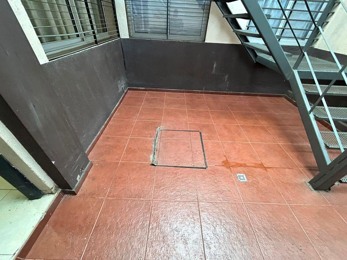 Foto de DEPARTAMENTO EN VENTA " APTO PERMUTA" - 2 HAB. + 1 BAÑO + COCHERA, imagen 2
