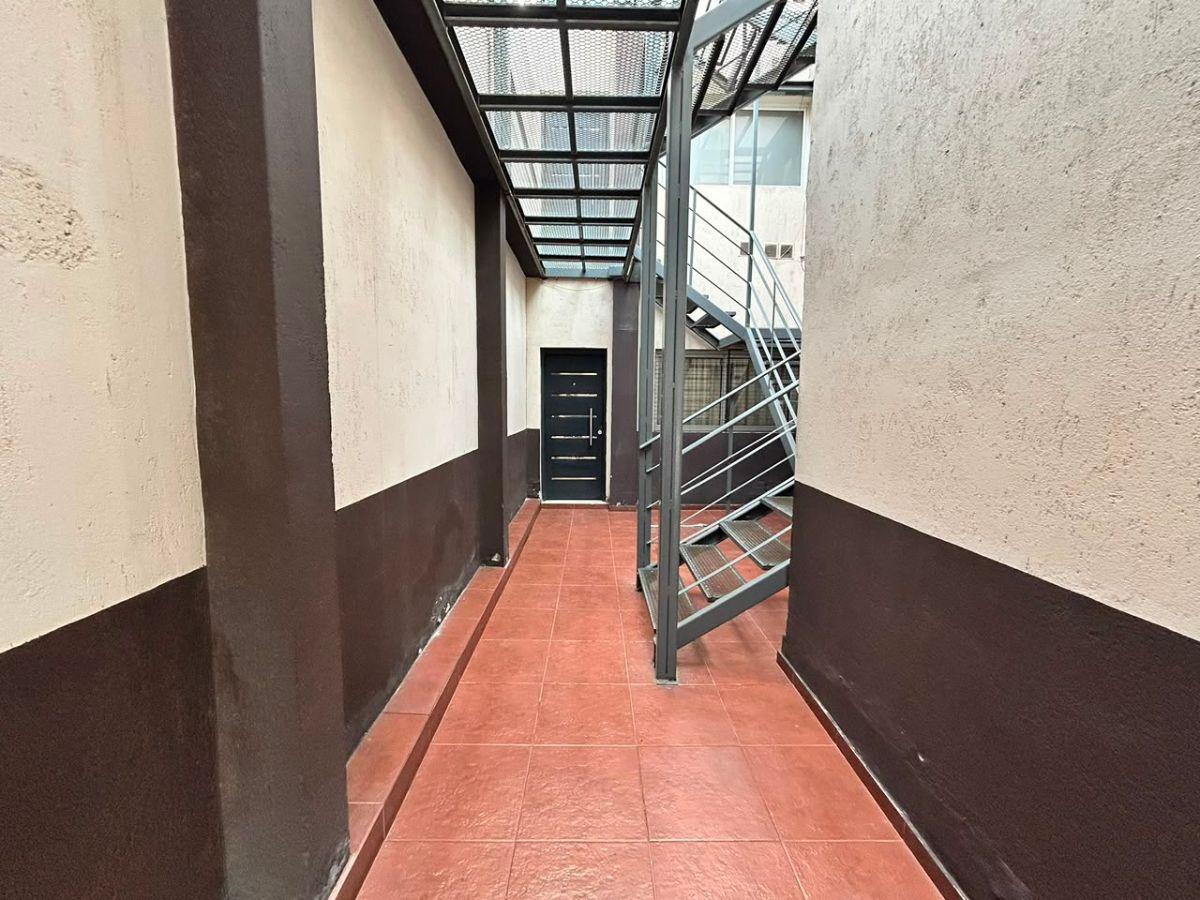Foto de DEPARTAMENTO EN VENTA " APTO PERMUTA" - 2 HAB. + 1 BAÑO + COCHERA, imagen 3