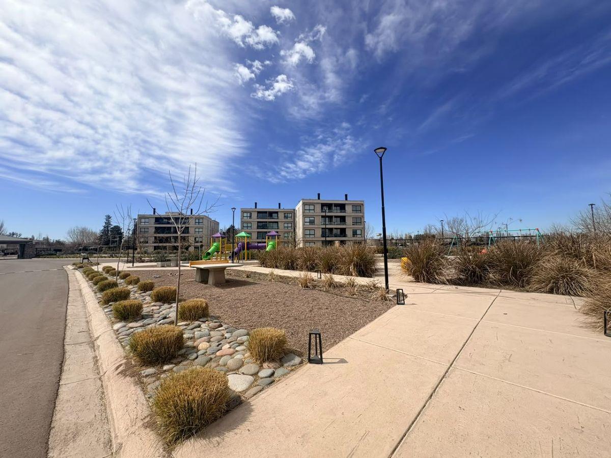 Foto de LOTE EN TERRAZAS PARK VISTALBA- INCREIBLES VISTAS - 549 MTS - LUJAN, imagen 3