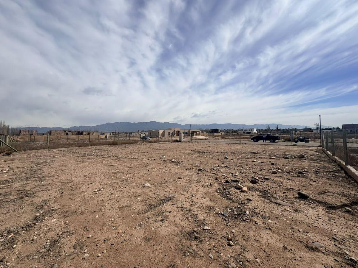 Foto de LOTE EN TERRAZAS PARK VISTALBA- INCREIBLES VISTAS - 549 MTS - LUJAN, imagen 1