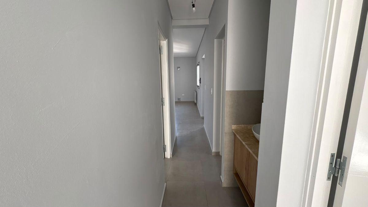 Foto de ALQUILER DEPARTAMENTO CARRODILLA LUJAN DE CUYO 2HAB.+ 1 BAÑO + COCHERA, imagen 5