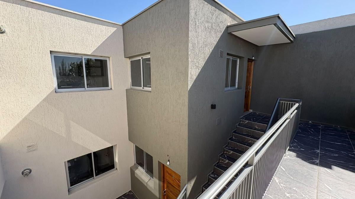 Foto de ALQUILER DEPARTAMENTO CARRODILLA LUJAN DE CUYO 2HAB.+ 1 BAÑO + COCHERA, imagen 4