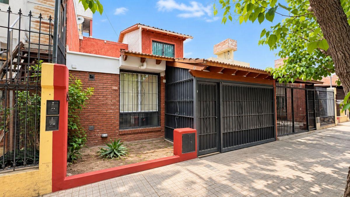 Foto de CASA TIPO DUPLEX | 5 HAB +2 BAÑOS+ COCHERA + PATIO | LAS CAÑAS, imagen 1