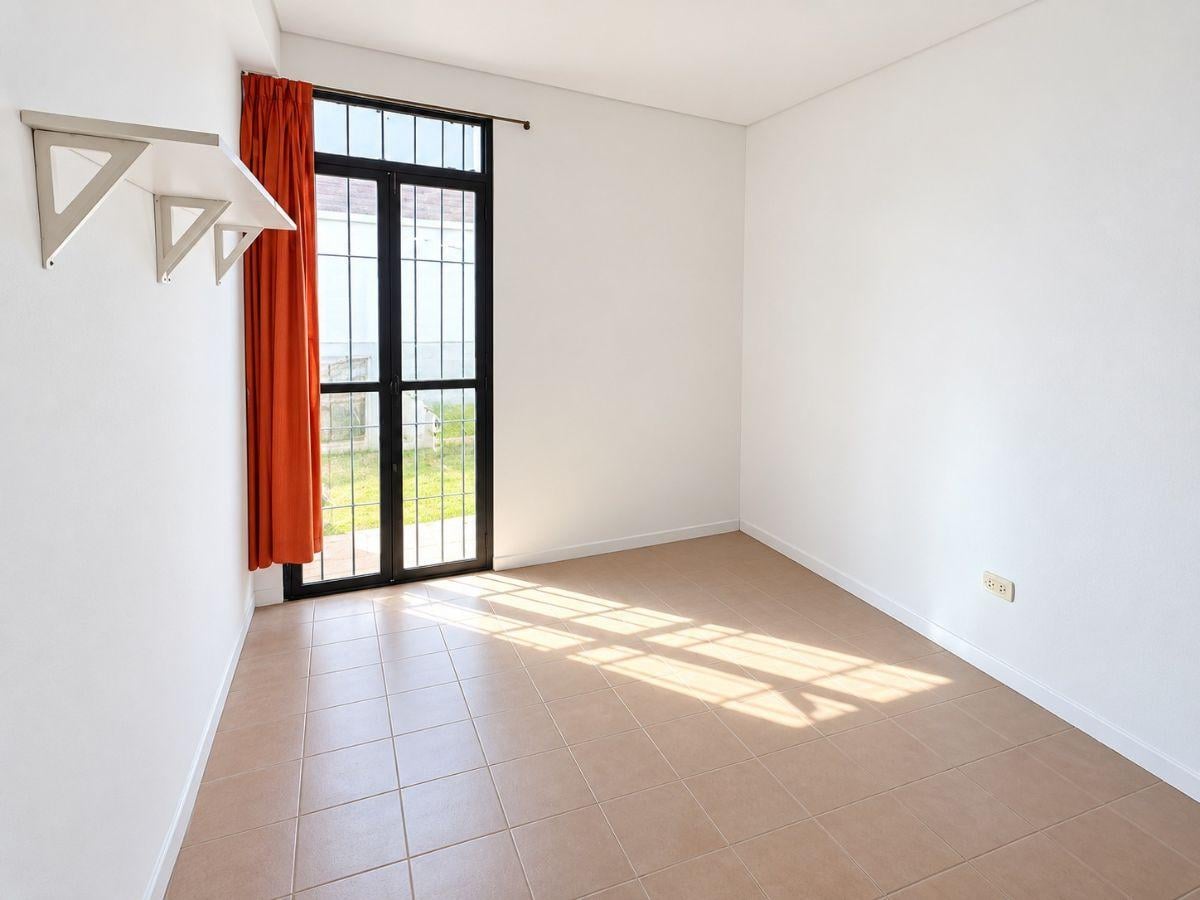 Foto de CASA TIPO DUPLEX | 5 HAB +2 BAÑOS+ COCHERA + PATIO | LAS CAÑAS, imagen 5