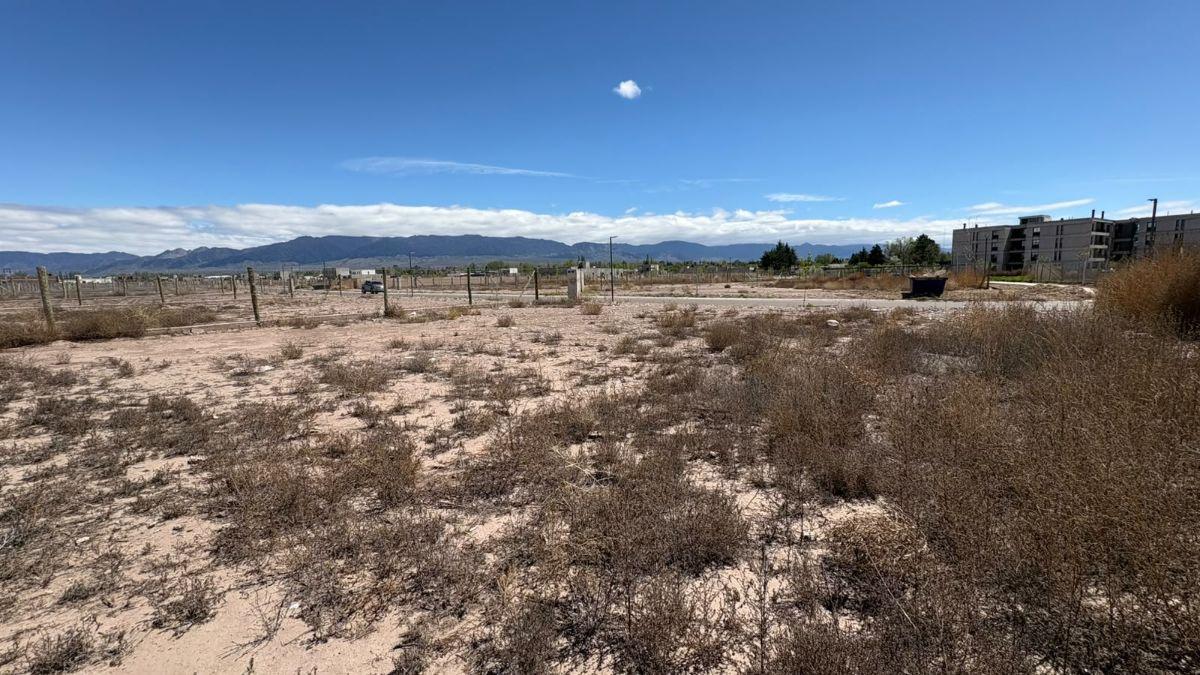 Foto de LOTE ESQUINA EN TERRAZAS PARK VISTALBA - HERMOSA VISTA A LA MONTAÑA, imagen 4