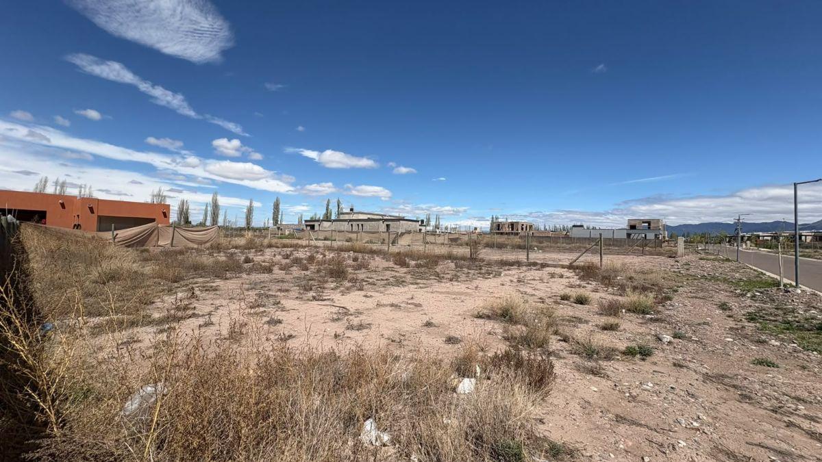 Foto de LOTE CENTRAL EN TERRAZAS PARK VISTALBA - HERMOSA VISTA A LA MONTAÑA, imagen 3