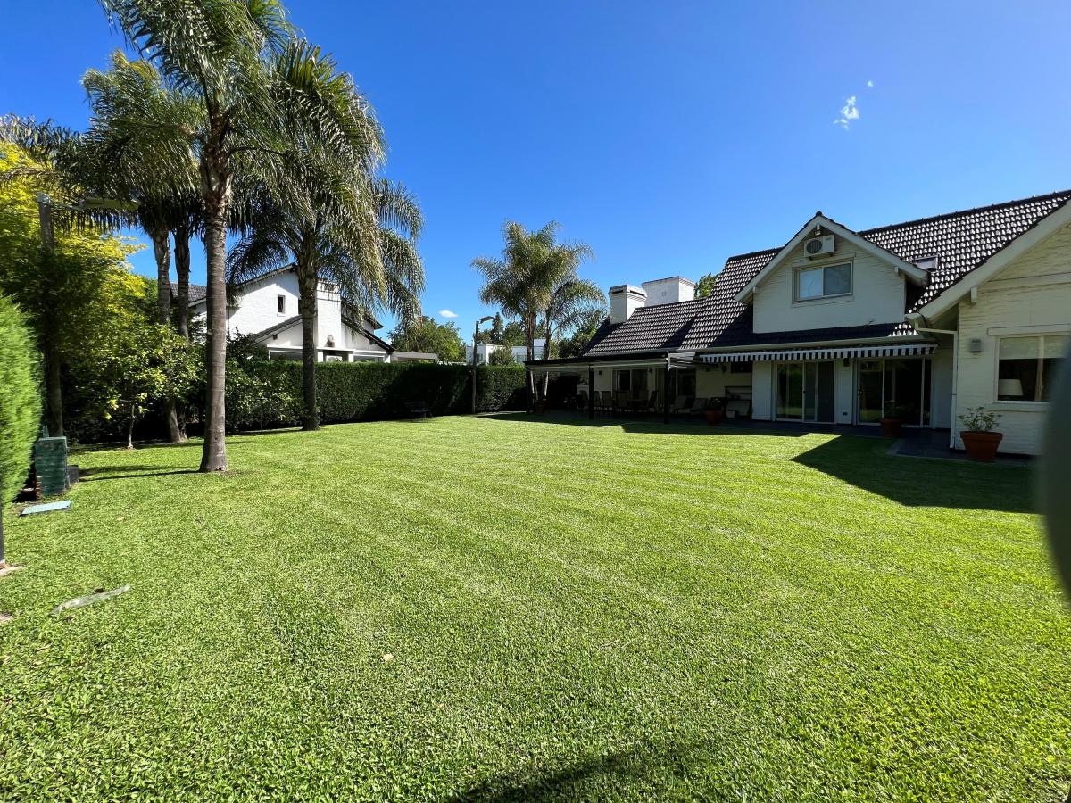 Venta en Mayling Super Casa con 6 Suites 4