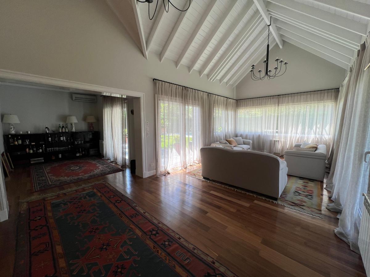 Venta en Mayling Super Casa con 6 Suites 2