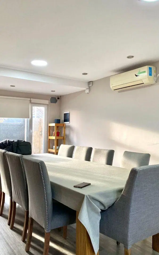 Hermosa casa de 3 dormitorios con patio y pileta 4