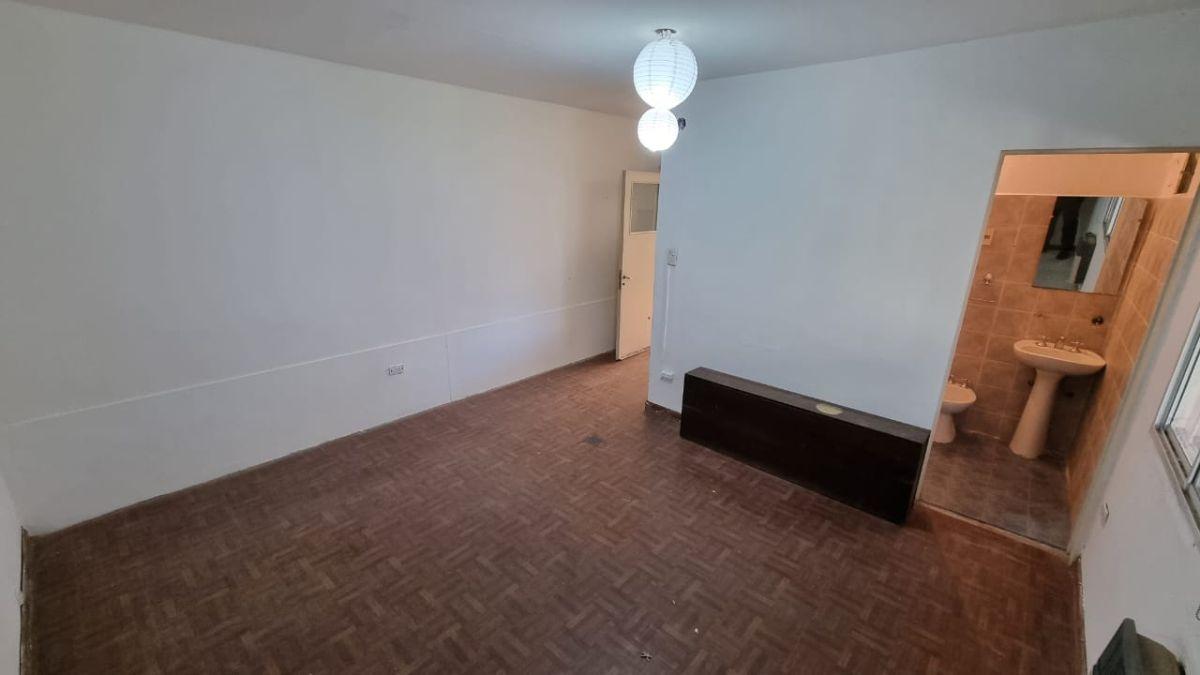 Foto de Casa 4 dorm. - cochera doble - Altos de Nqn, imagen 2