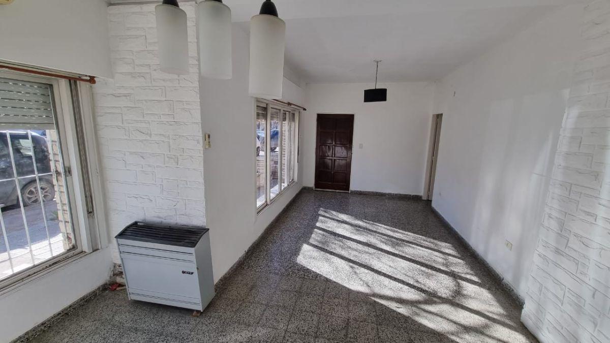 Foto de Casa 4 dorm. - cochera doble - Altos de Nqn, imagen 5