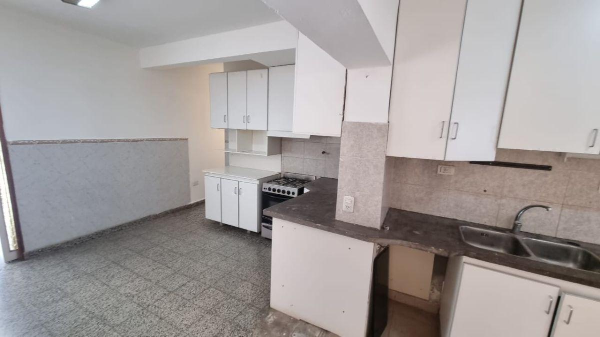 Foto de Casa 4 dorm. - cochera doble - Altos de Nqn, imagen 3
