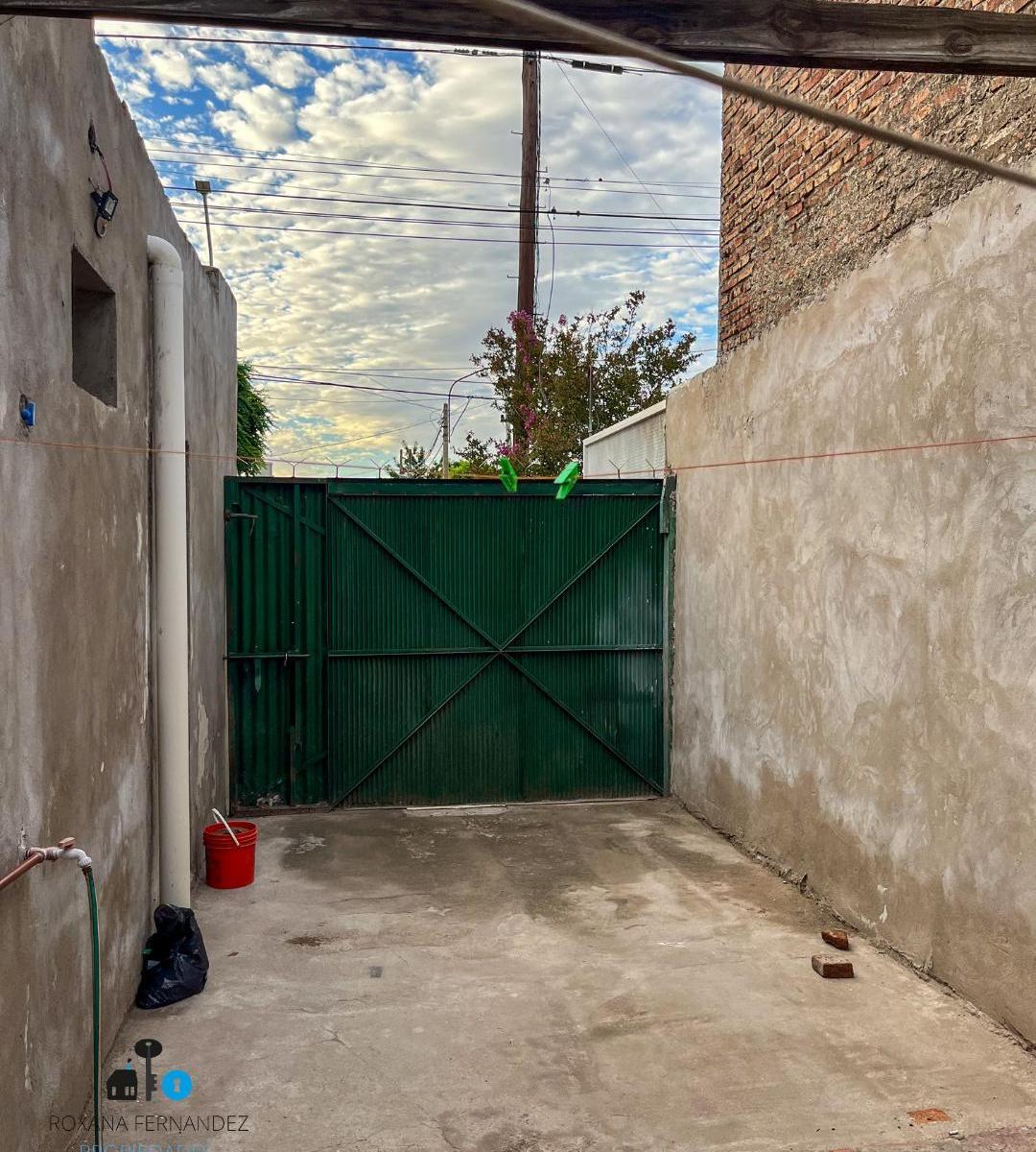 Hermosa Esquina en Venta, Pedro Pico y Granada 4