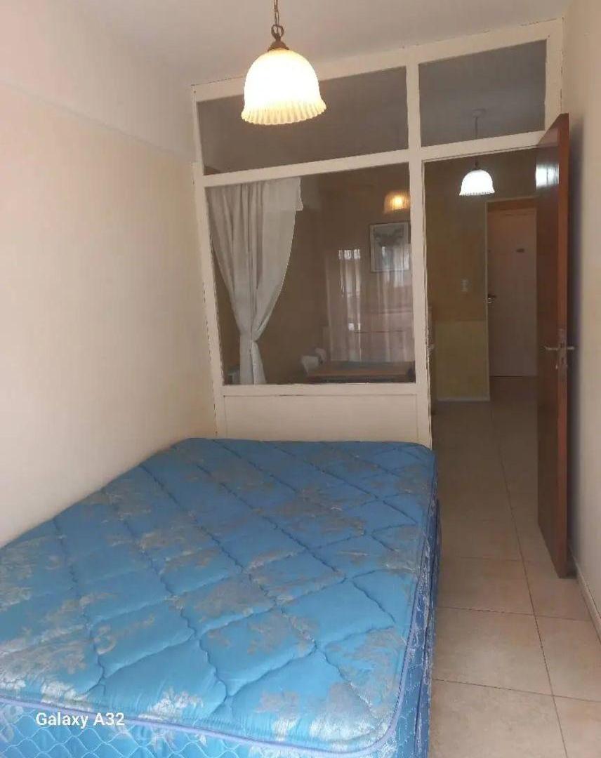 Foto de Venta Departamento 1 Ambiente y Medio Divisible con balcón a la calle, imagen 2