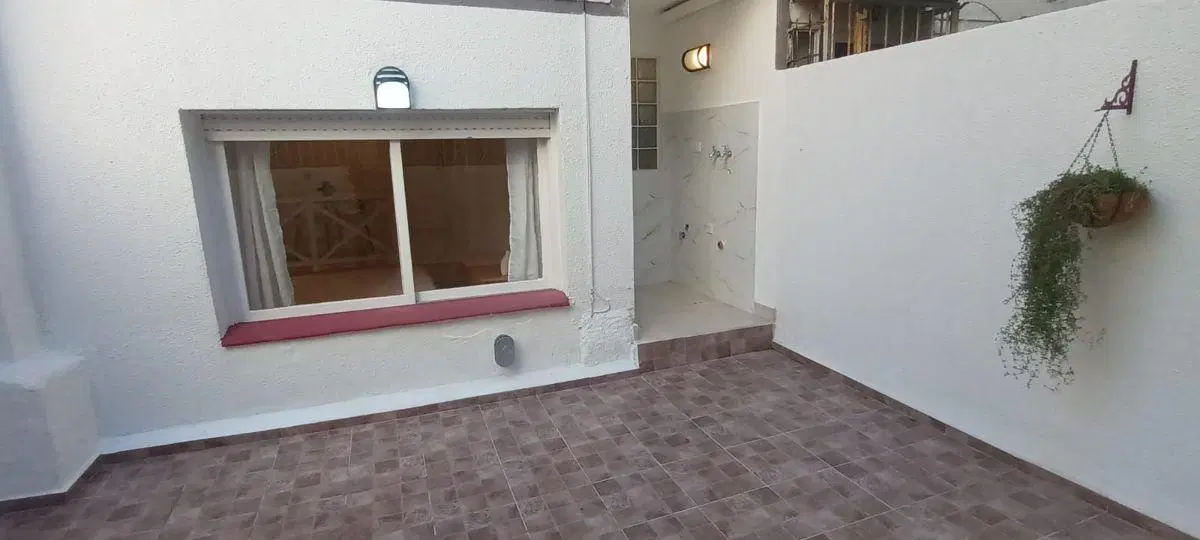Venta Departamento con Patio Zona Güemes 4