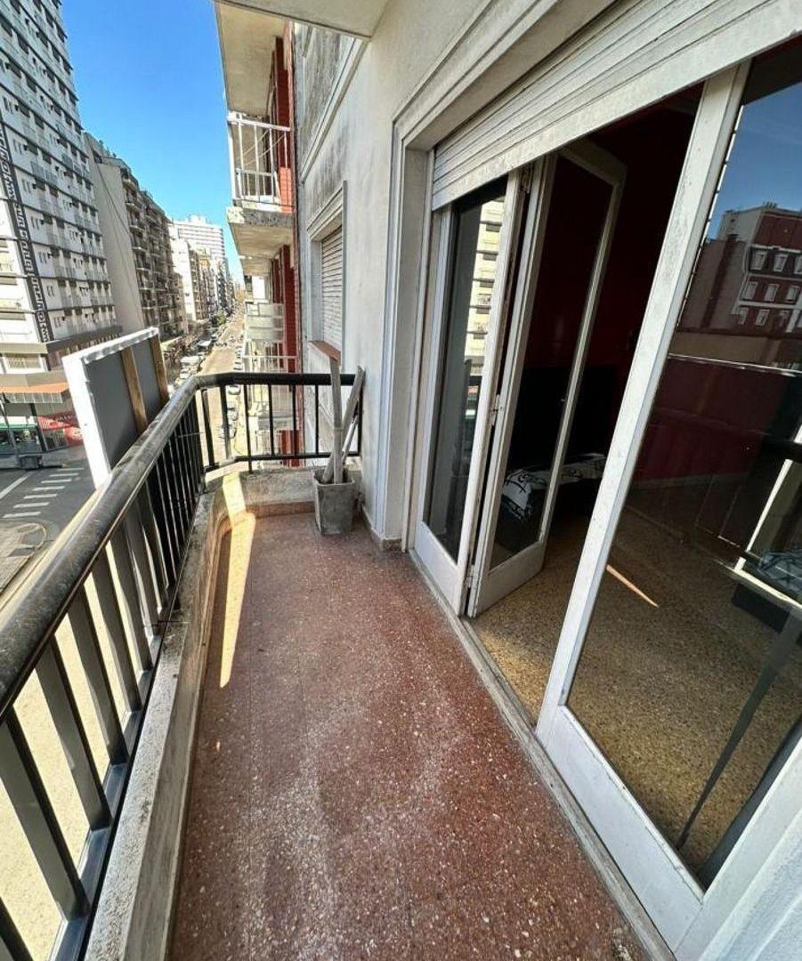 Venta Departamento 3 Ambientes con Balcón a la calle