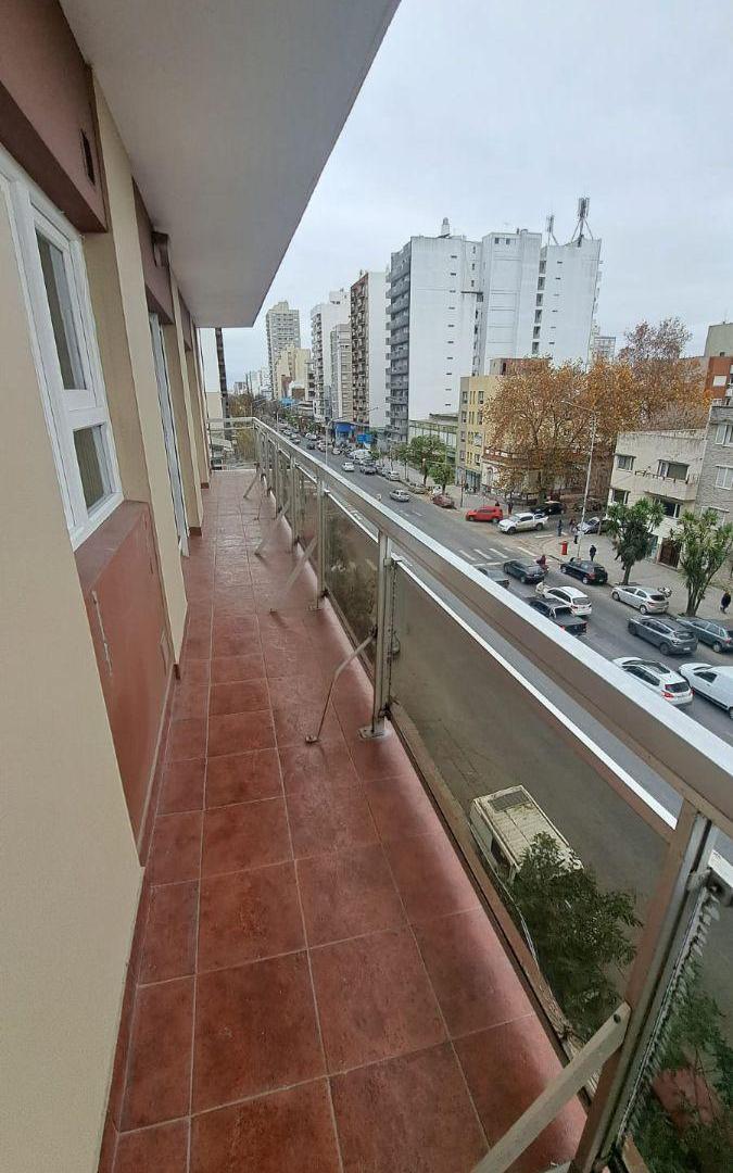Venta Departamento 4 Ambientes con cochera Zona La Perla