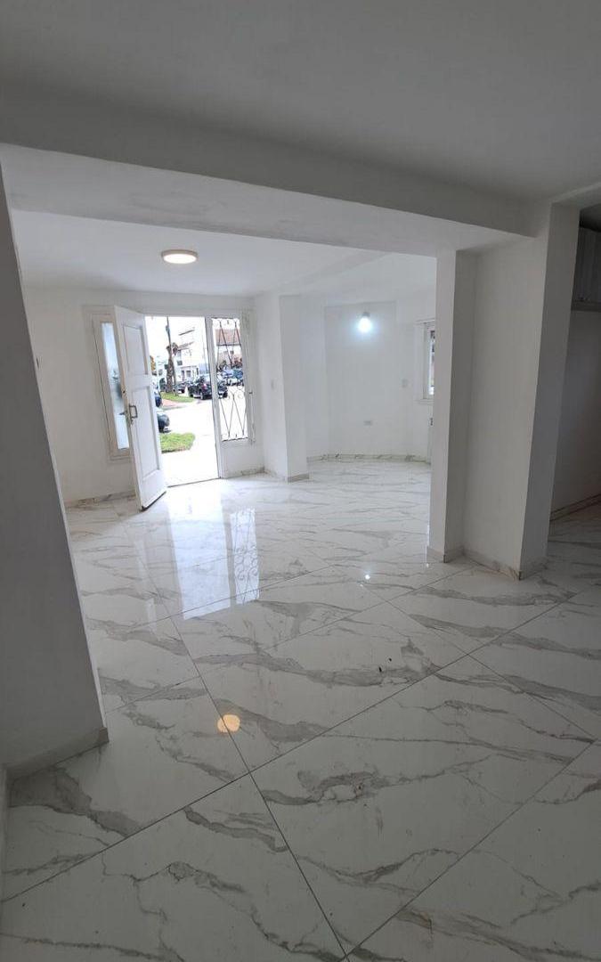 Foto de Venta Dúplex 3 Ambientes en PH con Cochera terraza y balcón Zona, imagen 2