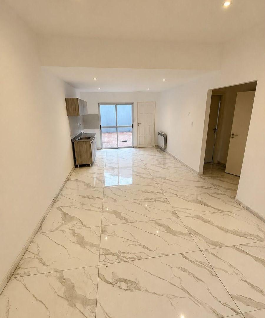 Foto de Chalet 3 Ambientes en PH con patio y garaje Zona Chauvin, imagen 1