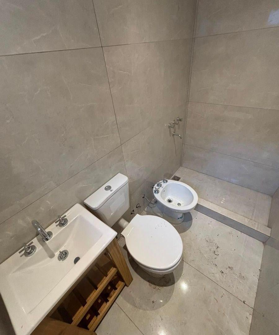 Foto de Chalet 3 Ambientes en PH con patio y garaje Zona Chauvin, imagen 3