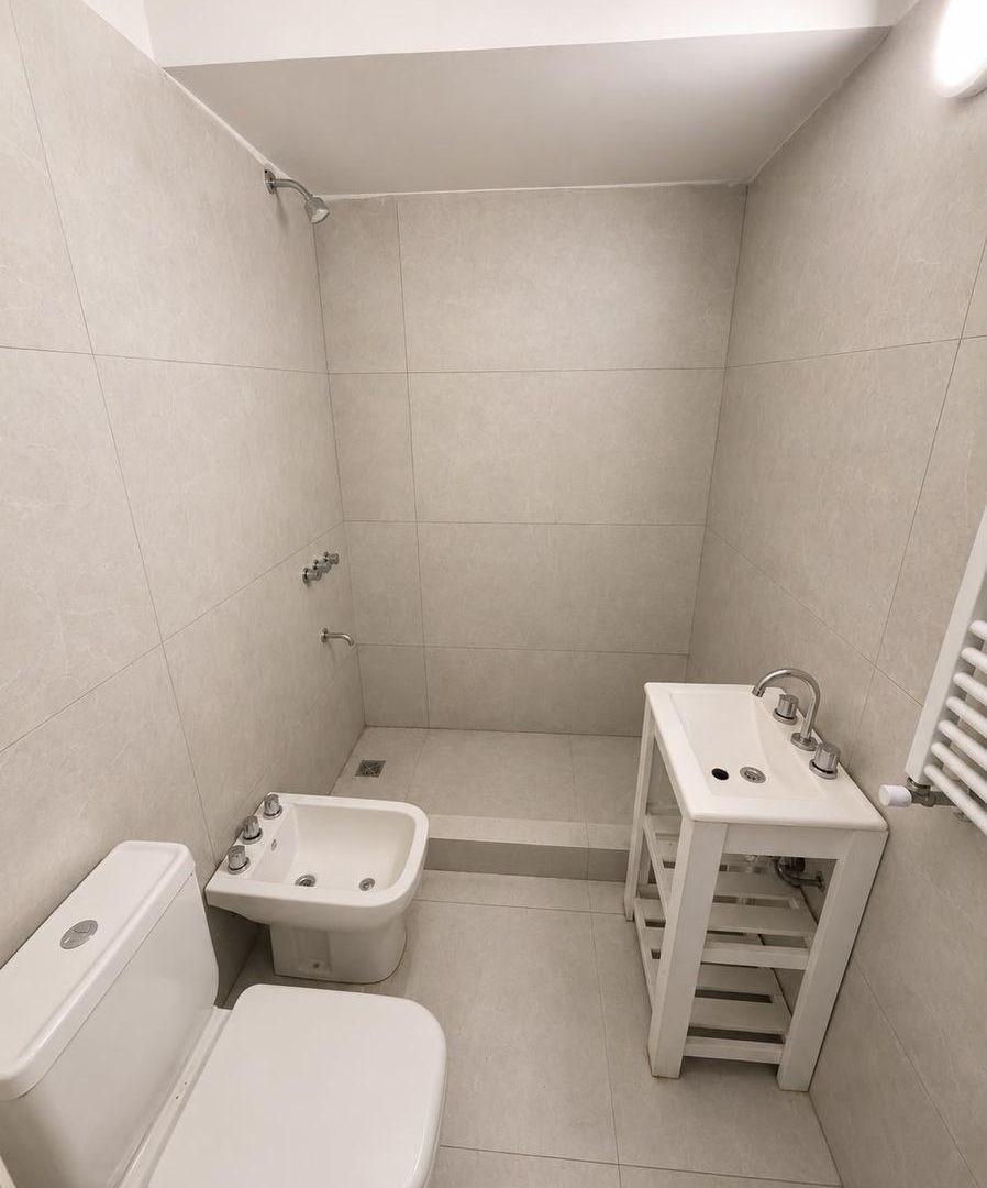 Foto de Chalet 3 Ambientes en PH con patio y garaje Zona Chauvin, imagen 4