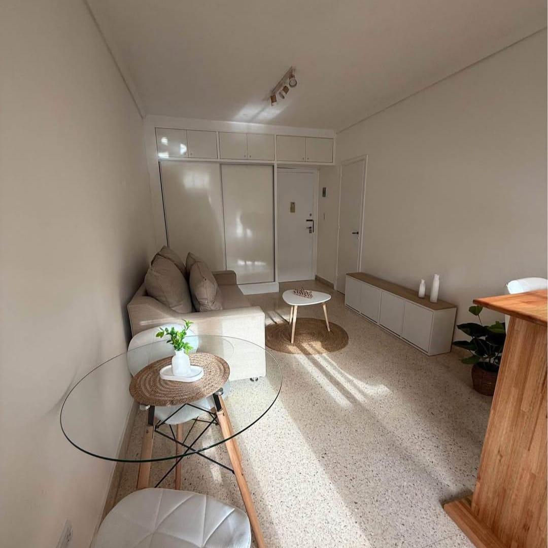 Foto de Venta de monoambiente con Balcon a la Calle, imagen 1
