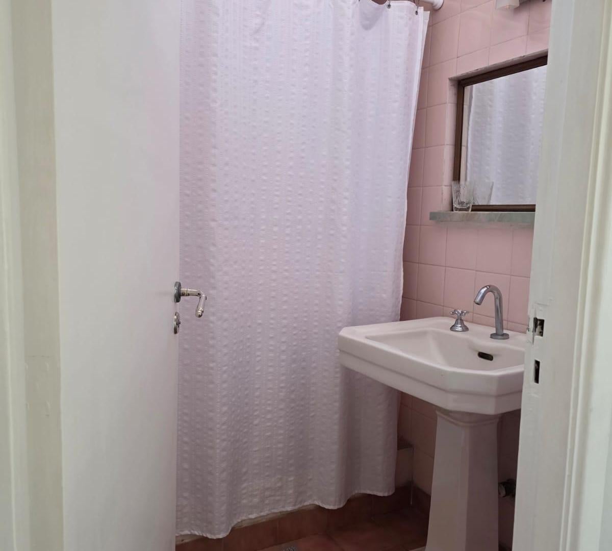 Foto de Casa de 4 ambientes Zona San Carlos, imagen 2