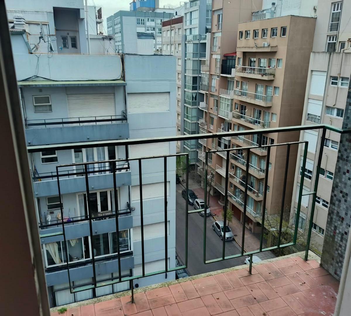 Foto de Venta Departamento 2 ambientes con balcon a la calle Zona Aldrey, imagen 1