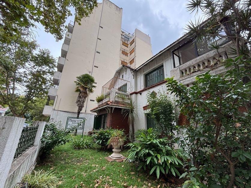 Casa en Venta Estilo Normanda. Doble Frente 17.32 X 31.93 - Sup Total 553 m² 1
