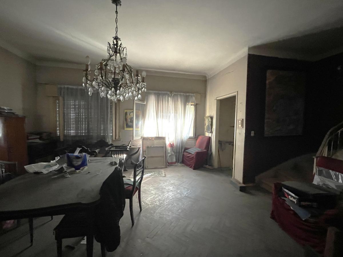 Casa en Gran Lote 8.66x43.30 a Refaccionar Integra. - 375 m² Totales. 4